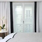 R De - Boutique 4* Paris