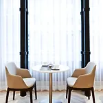 R De - Boutique 4*