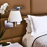 R De - Boutique 4*