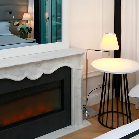 R De - Boutique 4* Paris