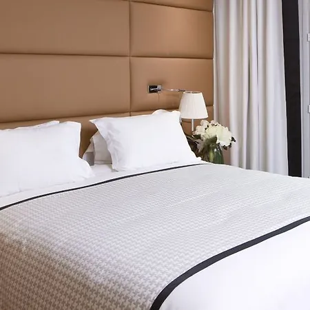 R De - Boutique 4*