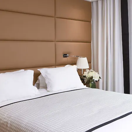 R De - Boutique 4* Parigi