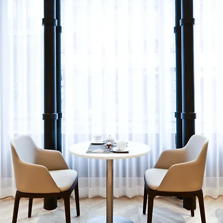 R De - Boutique 4*