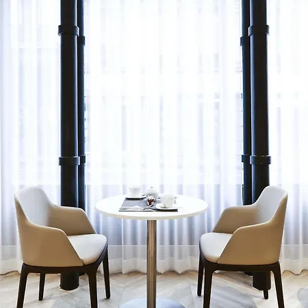 R De - Boutique 4*