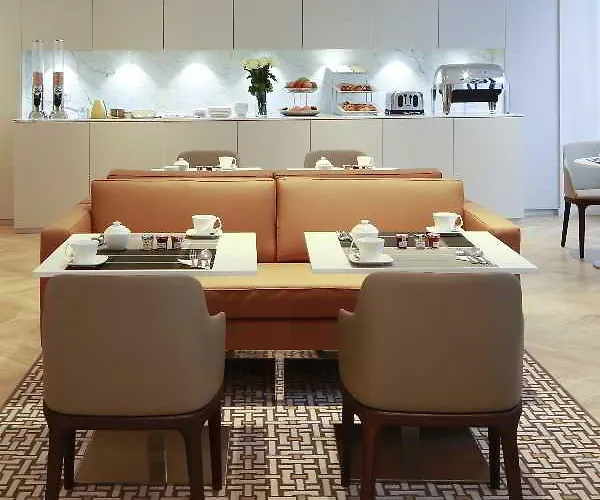 R De - Boutique 4*