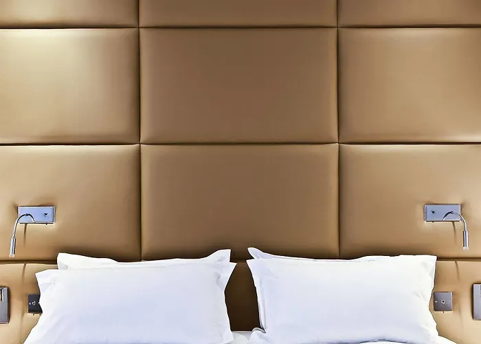 R De - Boutique 4*